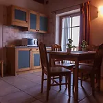 Les Fleurs Aparthotel