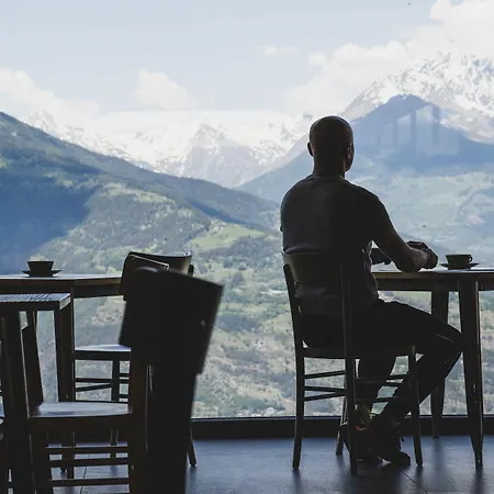 Les Fleurs Hotel apartamentowy Pila (Valle d'Aosta)