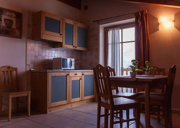 Les Fleurs Aparthotel